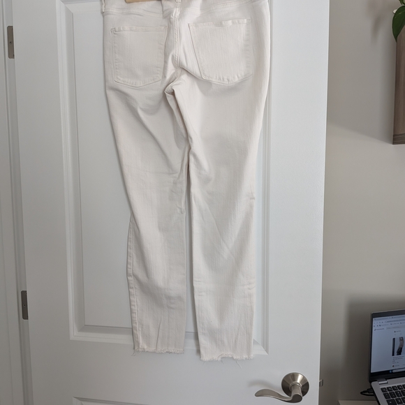 Universal Thread Women's White Skinny High-Rise Button-Fly Jeans - Picture 3 of 5